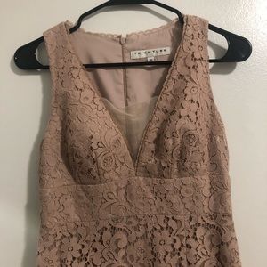 Midi lace dress
